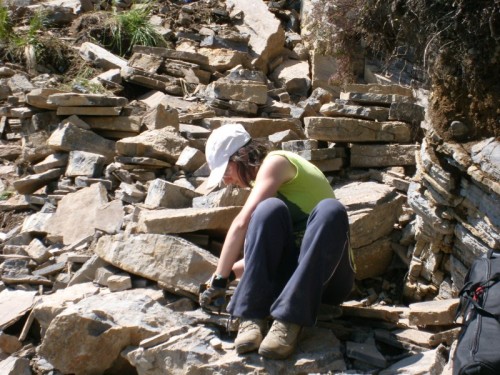 La 'nostra' Federica Colombo al lavoro tra le lastre del Buchenstein