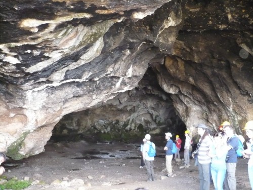 Ingresso della Grotta dei Puntali, Carini (PA)
